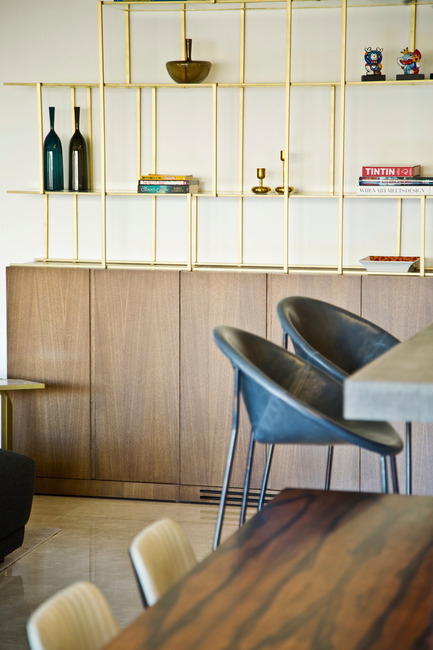 Press kit | 1540-02 - Press release | The Rebirth of a Living Space by ROHD - ROHD - Residential Interior Design - DETAIL VIEW OF THE LIBRARY - Photo credit: RUDY BOUCHEBEL
