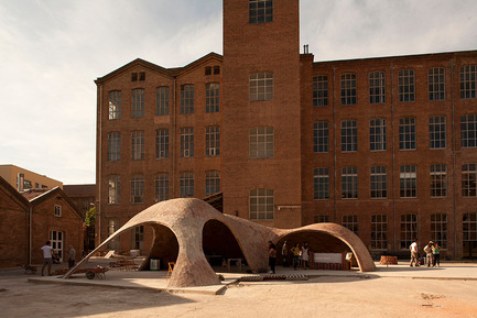 Dossier de presse | 2013-02 - Communiqué de presse | Winner announcements for the WAN Commercial, Colour, Metal & Small Spaces Award 2015 - World Architecture News Awards (WAN AWARDS) - Concours -   WAN Small Spaces Award 2015 Winner- &nbsp;temporary sub-category<br>Brick-topia by Map13 Barcelona&nbsp;<br>   - Crédit photo :  Brick-topia by Map13 Barcelona <br> 