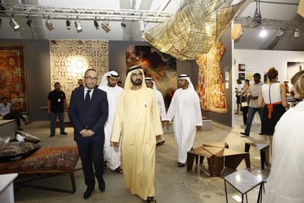 Press kit | 1604-06 - Press release | Design Days Dubai Completes It Fifth And Most Successful Edition To-Date - Design Days Dubai - Event + Exhibition -   HH Sheikh Mohammed bin Rashed Al Maktoum, Vice-President of the United Arab Emirates and Ruler of Dubai visits Design Days Dubai 2016, pictured here walking with Fair Director, Cyril Zammit  - Photo credit: Design Days Dubai