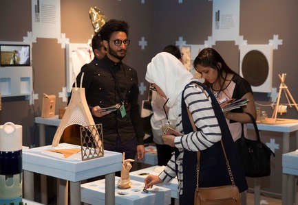 Press kit | 1604-06 - Press release | Design Days Dubai Completes It Fifth And Most Successful Edition To-Date - Design Days Dubai - Event + Exhibition - Students of VCU Qatar demonstrate their designs to Design Days Dubai visitors - Photo credit: Design Days Dubai 2016