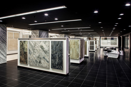 Dossier de presse | 2066-01 - Communiqué de presse | Canadian Design studio II BY IV DESIGN receives growing international recognition for Retail Environments - II BY IV DESIGN - Design d’intérieur commercial - Olympia Tile Showroom - Crédit photo : Hill Peppard
