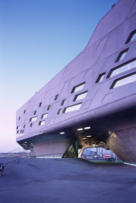 Press kit | 2072-01 - Press release | Zaha Hadid1950­-2016 - Zaha Hadid Architects - Event + Exhibition - Phaeno Science Centre - Photo credit:  Werner Huthmacher 