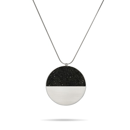 Press kit | 2063-01 - Press release | Stellar, a new concrete-and-diamond jewelry collection from Konzuk, launches at ICFF in New York in May 2016 - KONZUK - Product -  Konzuk Stellar Collection: Capella Major, pendant  - Photo credit: Jason Koroluk