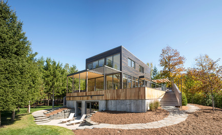 Dossier de presse | 1054-03 - Communiqué de presse | Terrasse DL: un espace de jeu, pour les grands et les petits - Martine Brisson designer d'intérieur - Architecture résidentielle - Crédit photo : Marc Cramer