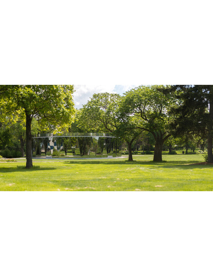 Dossier de presse | 2076-01 - Communiqué de presse | Italcementi's Award to Women's Architecture and a Special Award in Memory of the extraordinary Gae Aulenti - Italcementi Group - Concours - Borden Park Pavilion - Mirror-in-trees