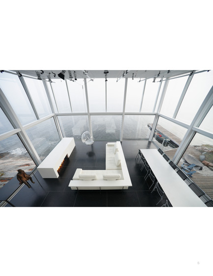 Dossier de presse | 2076-01 - Communiqué de presse | Italcementi's Award to Women's Architecture and a Special Award in Memory of the extraordinary Gae Aulenti - Italcementi Group - Concours - Photographer’s Studio Over a Boathouse - Interior looking north