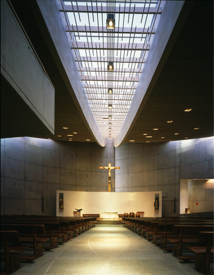 Dossier de presse | 2076-01 - Communiqué de presse | Italcementi's Award to Women's Architecture and a Special Award in Memory of the extraordinary Gae Aulenti - Italcementi Group - Concours - Holy Spirit Chapel - Capilla roof