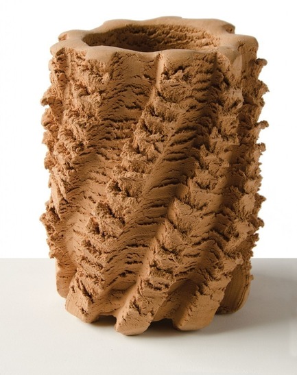 Dossier de presse | 1099-01 - Communiqué de presse | CrowdyHouse: a new and innovative crowdfunding platform for design launches at Dutch Design Week 2013 - CrowdyHouse - Évènement + Exposition - Turning Vase by Floris Wubben - Crédit photo : Floris Wubben