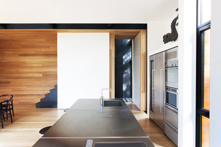 Press kit | 720-07 - Press release | The house of sculptor Jarnuszkiewicz - yh2 - Residential Architecture - Photo credit: Francis Pelletier