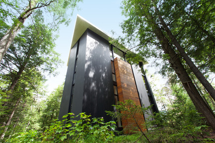 Press kit | 720-07 - Press release | The house of sculptor Jarnuszkiewicz - yh2 - Residential Architecture - Photo credit: Francis Pelletier