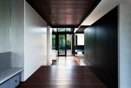 Press kit | 720-08 - Press release | Coupée Croisée (Cut & Cross) - yh2 - Residential Architecture - Photo credit: Francis Pelletier