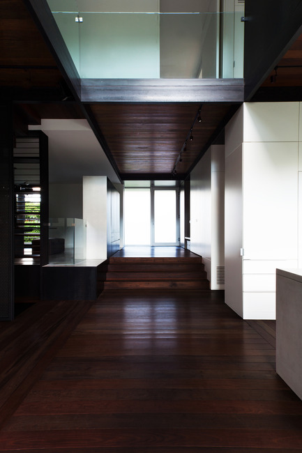 Press kit | 720-08 - Press release | Coupée Croisée (Cut & Cross) - yh2 - Residential Architecture - Photo credit: Francis Pelletier