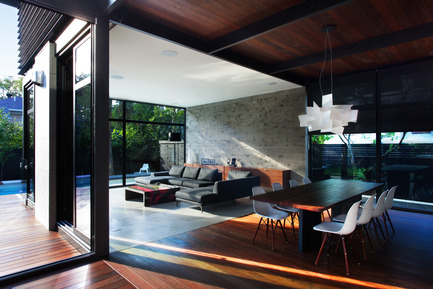 Press kit | 720-08 - Press release | Coupée Croisée (Cut & Cross) - yh2 - Residential Architecture - Photo credit: Francis Pelletier