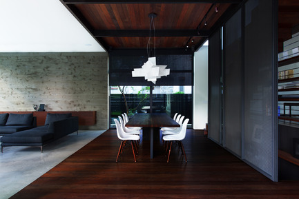 Press kit | 720-08 - Press release | Coupée Croisée (Cut & Cross) - yh2 - Residential Architecture - Photo credit: Francis Pelletier