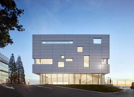 Dossier de presse | 1187-04 - Communiqué de presse | AIASF Announces the Honorees of the 2016 Design Awards Program - American Institute of Architects, San Francisco Chapter (AIA SF) - Architecture commerciale -          Architecture Honor Award /&nbsp;University of California / Lawrence Berkeley National Laboratory’s Chu Hall (Solar Energy Research Center) by&nbsp;SmithGroupJJR - Berkeley, CA  - Crédit photo :  Bruce Damonte&nbsp;Photography<br> 