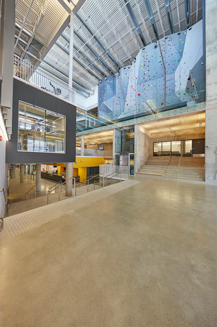 Dossier de presse | 816-02 - Communiqué de presse | Outstanding Sports Facility Award: a First in Nearly 30 Years for Canada - Cibinel Architects Ltd + Batteriid Architects - Architecture institutionnelle - Crédit photo : Jerry Grajewski