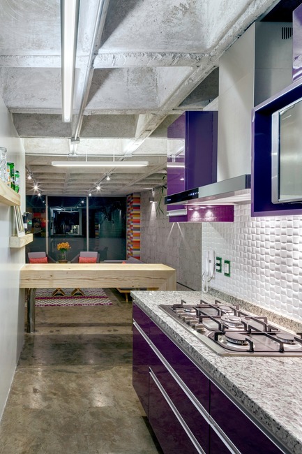 Dossier de presse | 1825-03 - Communiqué de presse | Hegel Apartment - Arqmov Workshop - Design d’intérieur résidentiel - Kitchen - Crédit photo : Rafael Gamo