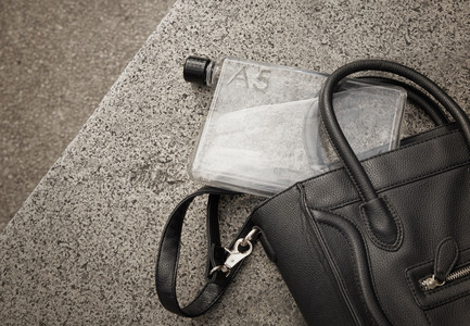 Press kit | 2102-01 - Press release | memobottle | A'Design Award Gold Winner - memobottle - Industrial Design - memobottle&nbsp; - Photo credit: Tarin Grey