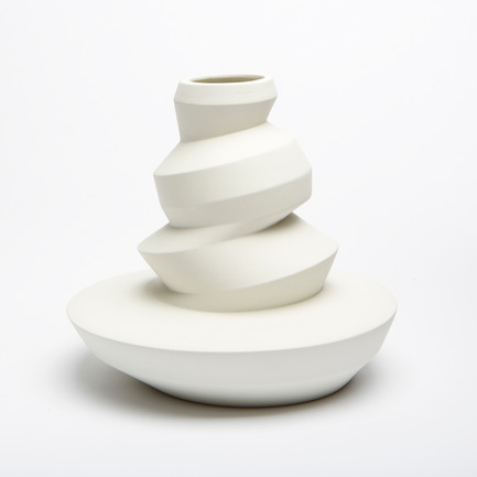 Press kit | 2095-01 - Press release | Seismographic Vases - dua - Product - dua, Seismographic Vase, New Zealand - Photo credit: Tanja Evers