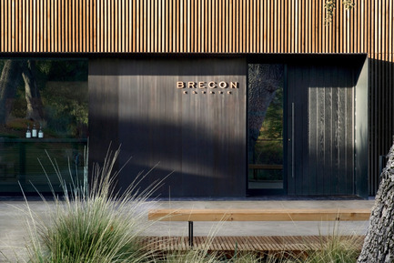 Dossier de presse | 2112-01 - Communiqué de presse | Brecon Estate Winery - Aidlin Darling Design - Architecture commerciale - Front Facade - Crédit photo : Adam Rouse
