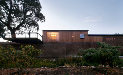 Dossier de presse | 2112-01 - Communiqué de presse | Brecon Estate Winery - Aidlin Darling Design - Architecture commerciale - Northwest Elevation, after renovation - Crédit photo : Adam Rouse