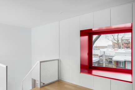Dossier de presse | 1633-02 - Communiqué de presse | Résidence Hôtel-de-Ville - Architecture Microclimat - Architecture résidentielle - Banquette et rangement mural mezzanine - Crédit photo : Adrien Williams