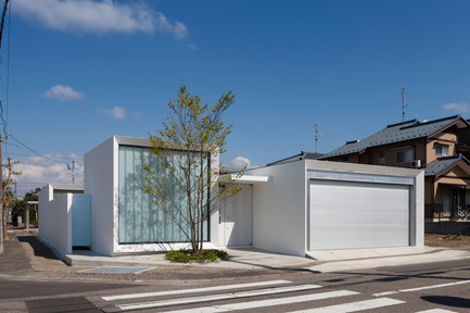 Press kit | 875-02 - Press release | The House for Contemporary Art / Award-winning project - Ryumei Fujiki + Yukiko Sato / F.A.D.S - Residential Architecture - Exterior view from the south - Photo credit: Hiroshi UEDA