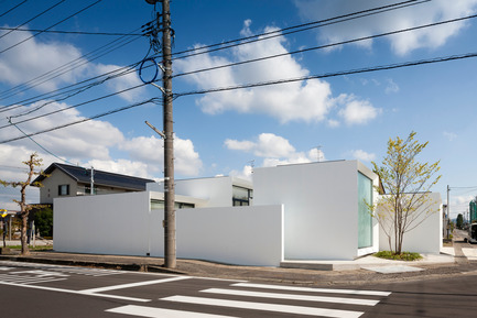 Press kit | 875-02 - Press release | The House for Contemporary Art / Award-winning project - Ryumei Fujiki + Yukiko Sato / F.A.D.S - Residential Architecture - Exterior view from the west - Photo credit: Hiroshi UEDA