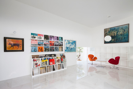 Press kit | 875-02 - Press release | The House for Contemporary Art / Award-winning project - Ryumei Fujiki + Yukiko Sato / F.A.D.S - Residential Architecture - Looking the living/dining towards the north garden&nbsp; - Photo credit: Hiroshi UEDA