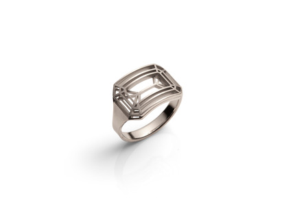 Press kit | 2117-01 - Press release | Rings "cut" - KISSdesign, Sally Kiss - Product - Ring "cut"<br>material: Steinless steal - Photo credit: knauf-fotodesign