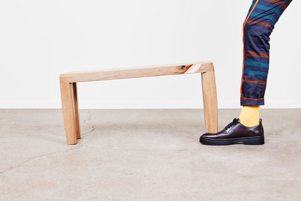 Dossier de presse | 2040-01 - Communiqué de presse | Atelier Sauvage - Le nouveau duo français d’artisans designers - Atelier Sauvage - Produit - Petit banc - Crédit photo :  Laura Bonnefous