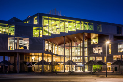 Dossier de presse | 2127-01 - Communiqué de presse | South Harbour School by JJW Architects wins WAN Education Award - JJW Architects - Architecture institutionnelle - South Harbour School 01 - Crédit photo : Torben Eskerod