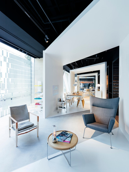 Dossier de presse | 2005-02 - Communiqué de presse | Life Story - Enriching your lifestyle with Life Space UX - by Sony and Living Motif - id inc.& AXIS Inc. - Évènement + Exposition - interior (living,&nbsp;dining, kids room, study, bed room) - Crédit photo : shuntaro (bird + insect)&nbsp;
