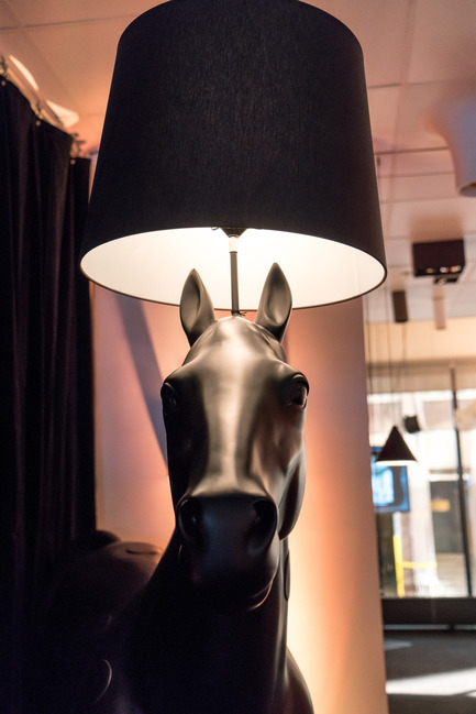 Press kit | 1152-07 - Press release | Opening of the new showroom boutique: Le Studio Luminaires - LumiGroup - Lighting Design - Moooi - Horse Lamp - Photo credit: Le Studio Luminaires
