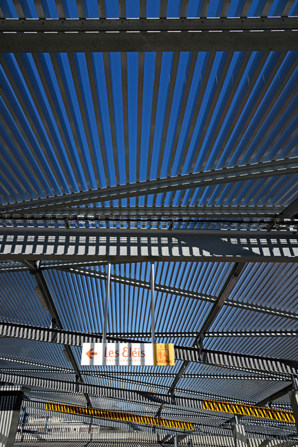 Dossier de presse | 896-05 - Communiqué de presse | Les Eléis, un centre commercial entre ciel et mer - Arte Charpentier Architectes & CALQ Architecture - Architecture commerciale - Crédit photo : Alain Caste