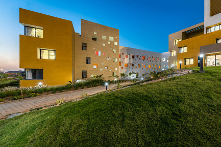 Dossier de presse | 1432-01 - Communiqué de presse | Studios 18 - Sanjay Puri Architects - Architecture résidentielle - SOUTH VIEW - F &amp; D BLOCK - Crédit photo : Vinesh Gandhi