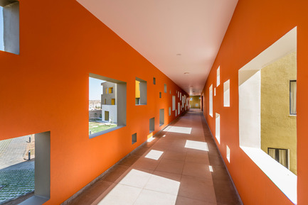 Dossier de presse | 1432-01 - Communiqué de presse | Studios 18 - Sanjay Puri Architects - Architecture résidentielle - CORRIDOR - Crédit photo : Vinesh Gandhi