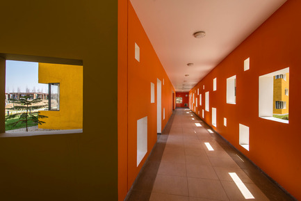 Dossier de presse | 1432-01 - Communiqué de presse | Studios 18 - Sanjay Puri Architects - Architecture résidentielle - CORRIDOR - Crédit photo : Vinesh Gandhi