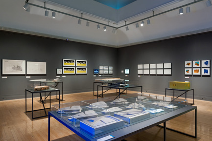 Dossier de presse | 756-12 - Communiqué de presse | Le CCA présenteArchéologie du numérique : complexité et convention - Centre Canadien d’Architecture (CCA) - Évènement + Exposition - « Archéologie du numérique : complexité et convention »,&nbsp; vue de l'exposition, 2016.&nbsp;&nbsp;  - Crédit photo : © CCA, Montréal