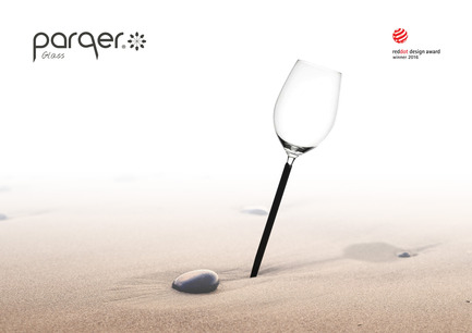 Press kit | 2096-01 - Press release | Parqer - The wine glass for outdoor use - Parqer Glass - Product - Bring the real wine experience into nature with full comfort and stability - Photo credit: Parqer Glass