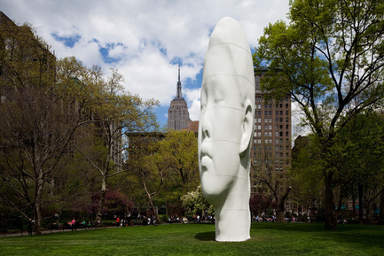 Press kit | 1478-01 - Press release | International artist Jaume Plensa creates a monumental artwork for Montréal - The City of Montréal’s Public Art Bureau - Art - Major work of the artist: Echo by Jaume Plensa&nbsp;- Madison Square Park, New York, 2011 - Photo credit: James Ewing - Courtesy of Jaume Plensa and Galerie Lelong&nbsp;(The images may not be altered, cropped or manipulated under any circumstance.)
