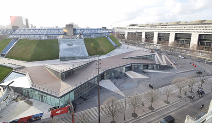 Press kit | 2042-01 - Press release | The AccorHotels Arena - DVVD architecture, design and engineering agency - Commercial Architecture - Exterior view after<br>  - Photo credit: DVVD