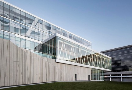 Dossier de presse | 916-05 - Communiqué de presse | La Maison des étudiants de l’École de technologie supérieure (ÉTS) - Menkès Shooner Dagenais LeTourneux Architectes - Architecture institutionnelle - Crédit photo : Stéphane Brugger