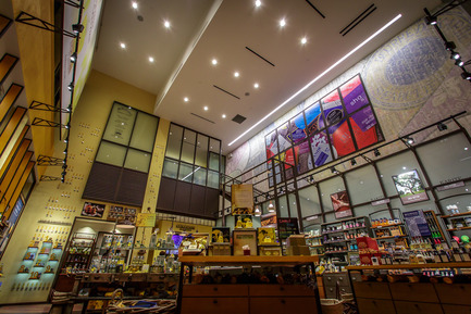 Press kit | 2124-01 - Press release | The Illuminating Engineering Society of British Columbia announces its ‘Vision Award’ winners for 2016 - IESBC - Lighting Design - L'Occitane en Provence Vancouver flagship store  - Photo credit: Johnny Milkovich - DOUBLE VISION Photography