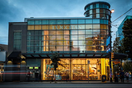Press kit | 2124-01 - Press release | The Illuminating Engineering Society of British Columbia announces its ‘Vision Award’ winners for 2016 - IESBC - Lighting Design - L'Occitane en Provence Vancouver flagship store  - Photo credit: Johnny Milkovich - DOUBLE VISION Photography