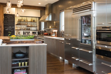 Press kit | 2153-01 - Press release | Sub-Zero & WolfKitchen Design Contest: 2015-2016 call for entries - Sub-Zero & Wolf Montreal & Toronto - Residential Interior Design - INTEGRATED LIVING&nbsp;&nbsp;- design: ABBY SMITH DESIGN&nbsp;-&nbsp;REGIONAL AWARD WINNER KDC 2013-14 - Photo credit:         Kitchen Design Contests/Sub-Zero Wolf