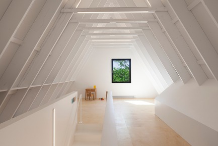 Dossier de presse | 1010-04 - Communiqué de presse | FAHOUSE - Studio Jean Verville architectes - Architecture résidentielle - Crédit photo : Maxime Brouillet