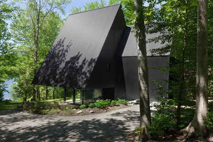 Dossier de presse | 1010-04 - Communiqué de presse | FAHOUSE - Studio Jean Verville architectes - Architecture résidentielle - Crédit photo : Maxime Brouillet