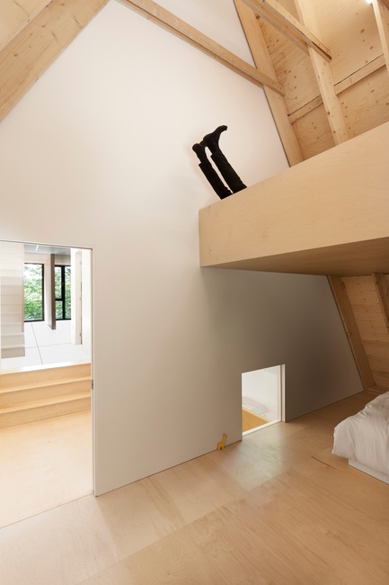 Dossier de presse | 1010-04 - Communiqué de presse | FAHOUSE - Studio Jean Verville architectes - Architecture résidentielle - Crédit photo : Maxime Brouillet