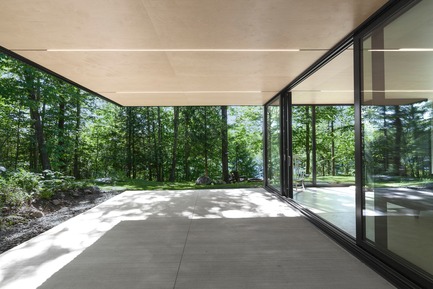 Dossier de presse | 1010-04 - Communiqué de presse | FAHOUSE - Studio Jean Verville architectes - Architecture résidentielle - Crédit photo : Maxime Brouillet